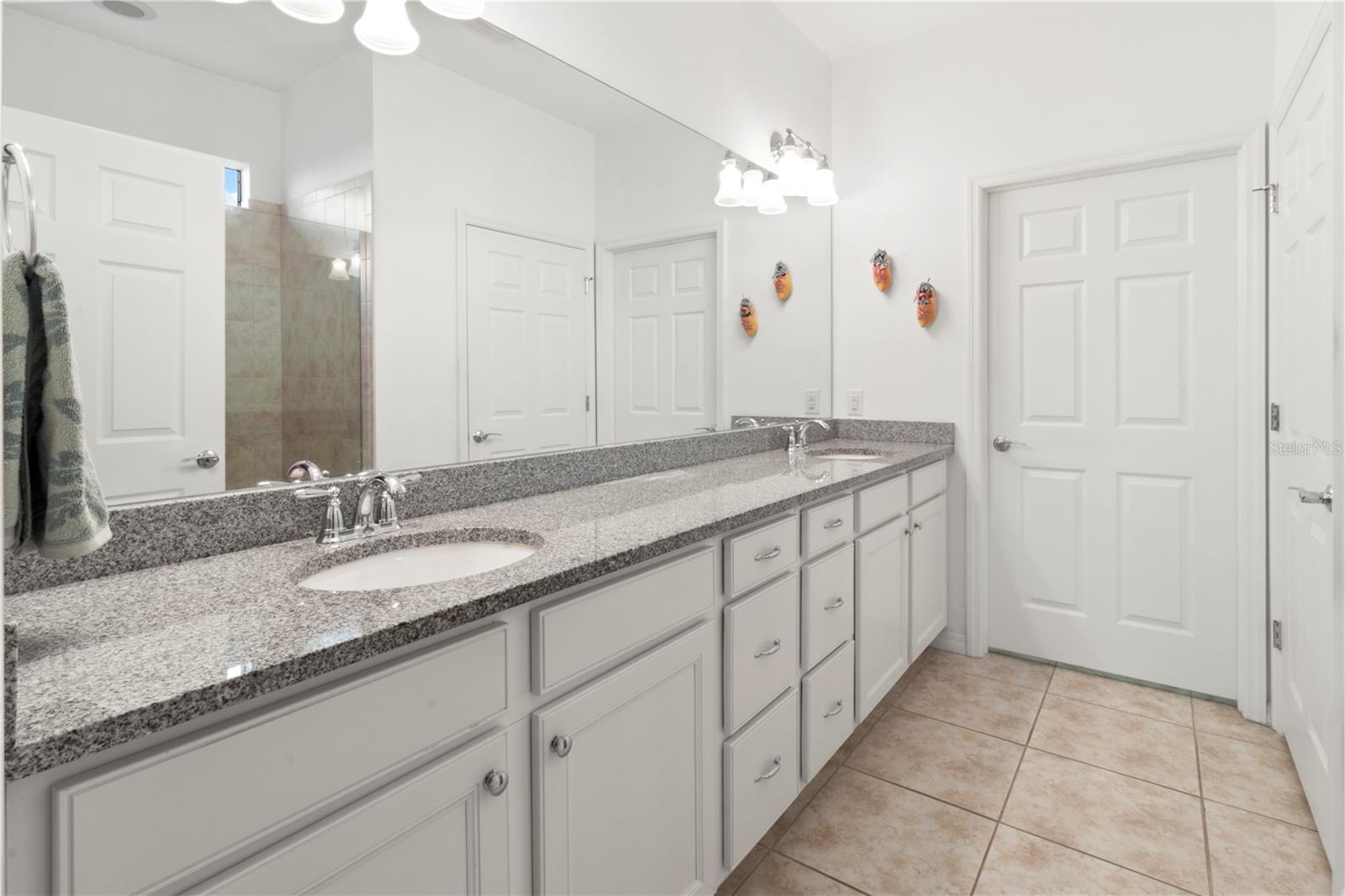 Image 26 of 65 For 19770 Quisto Street