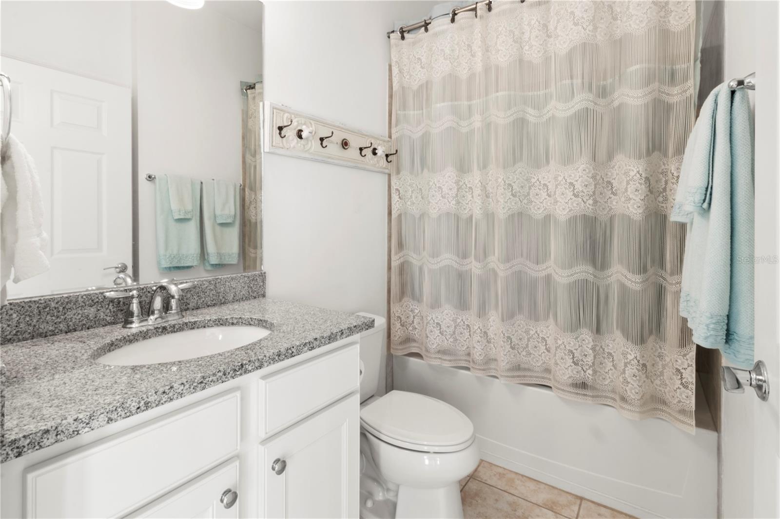 Image 32 of 65 For 19770 Quisto Street