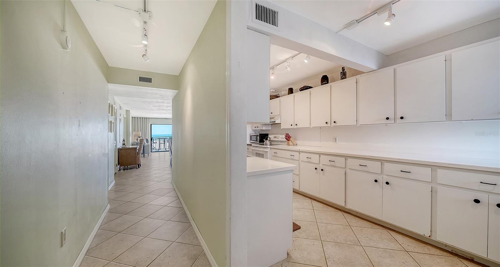 Image 6 of 69 For 19 Whispering Sands Drive 204