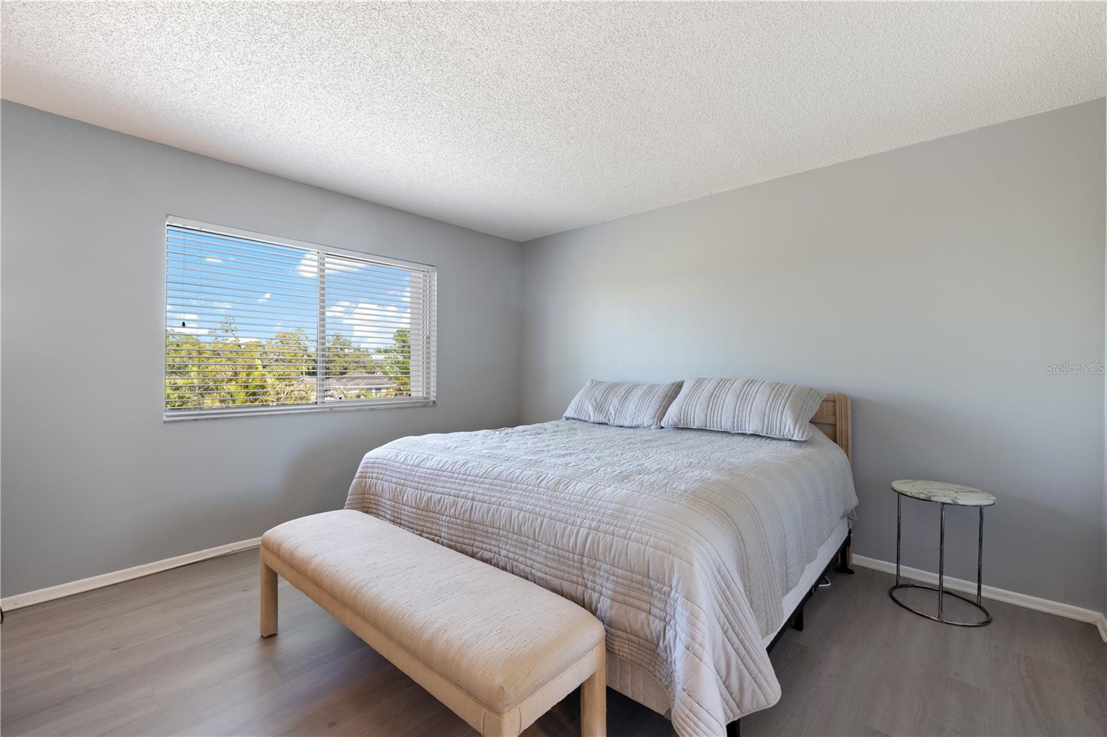 Image 2 of 19 For 1540 Glen Oaks Drive E B326