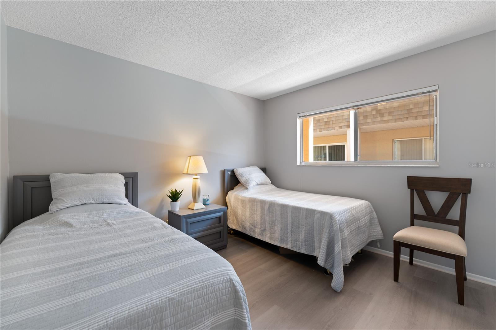 Image 8 of 19 For 1540 Glen Oaks Drive E B326