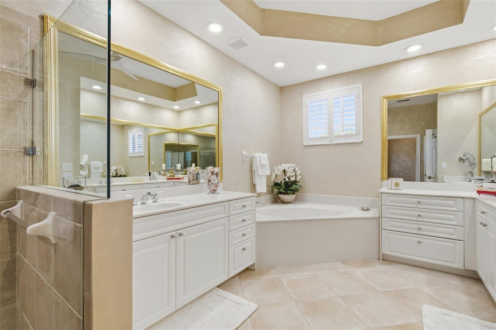 Image 37 of 76 For 9553 Cypress Hammock Circle 201