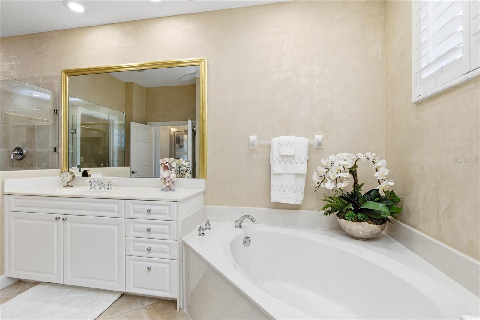 Image 39 of 76 For 9553 Cypress Hammock Circle 201