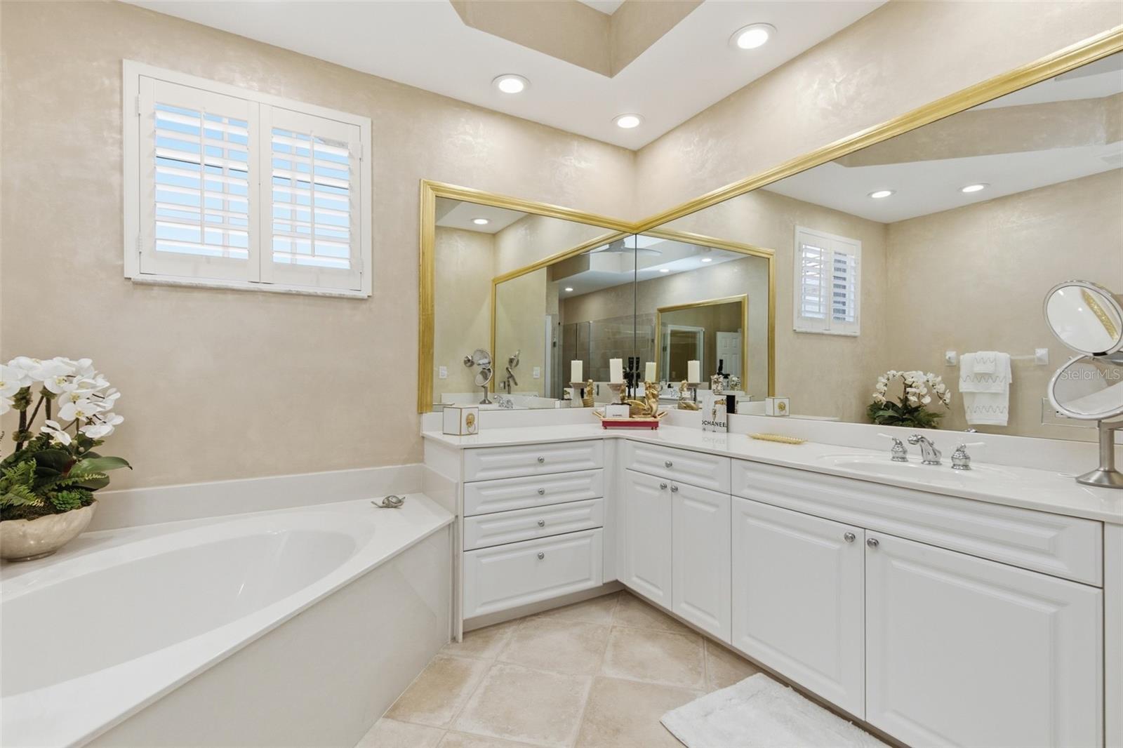 Image 40 of 76 For 9553 Cypress Hammock Circle 201