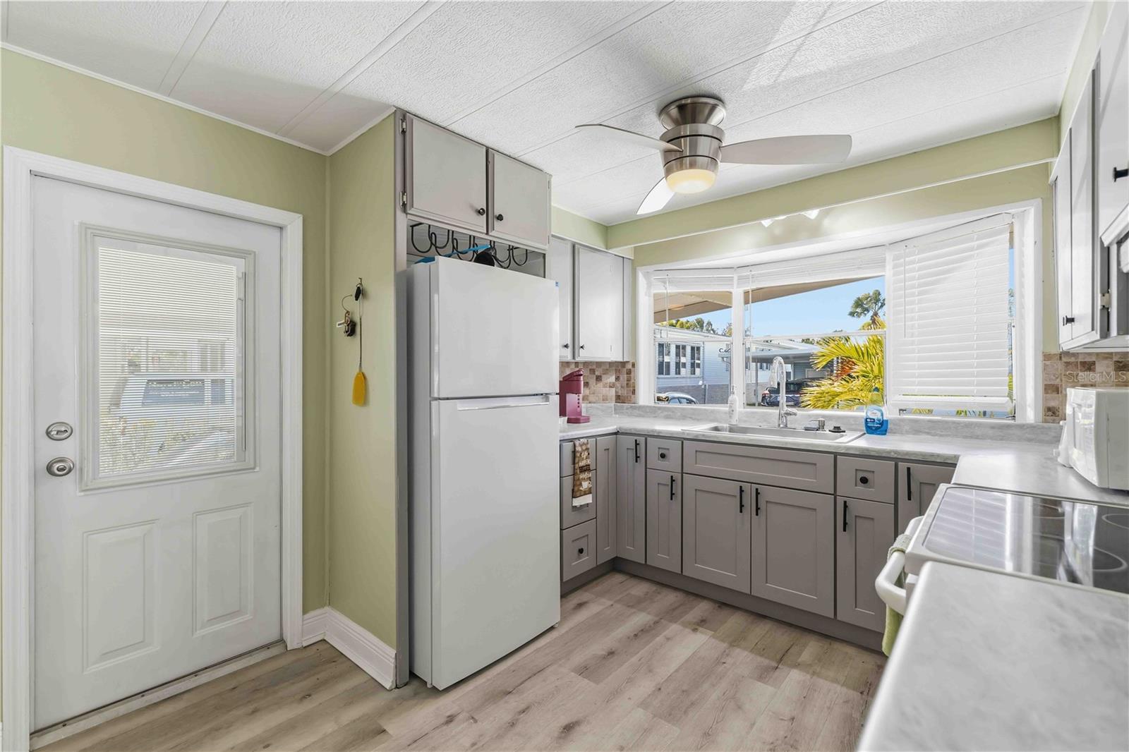 Image 4 of 27 For 10303 Burnt Store Road 54