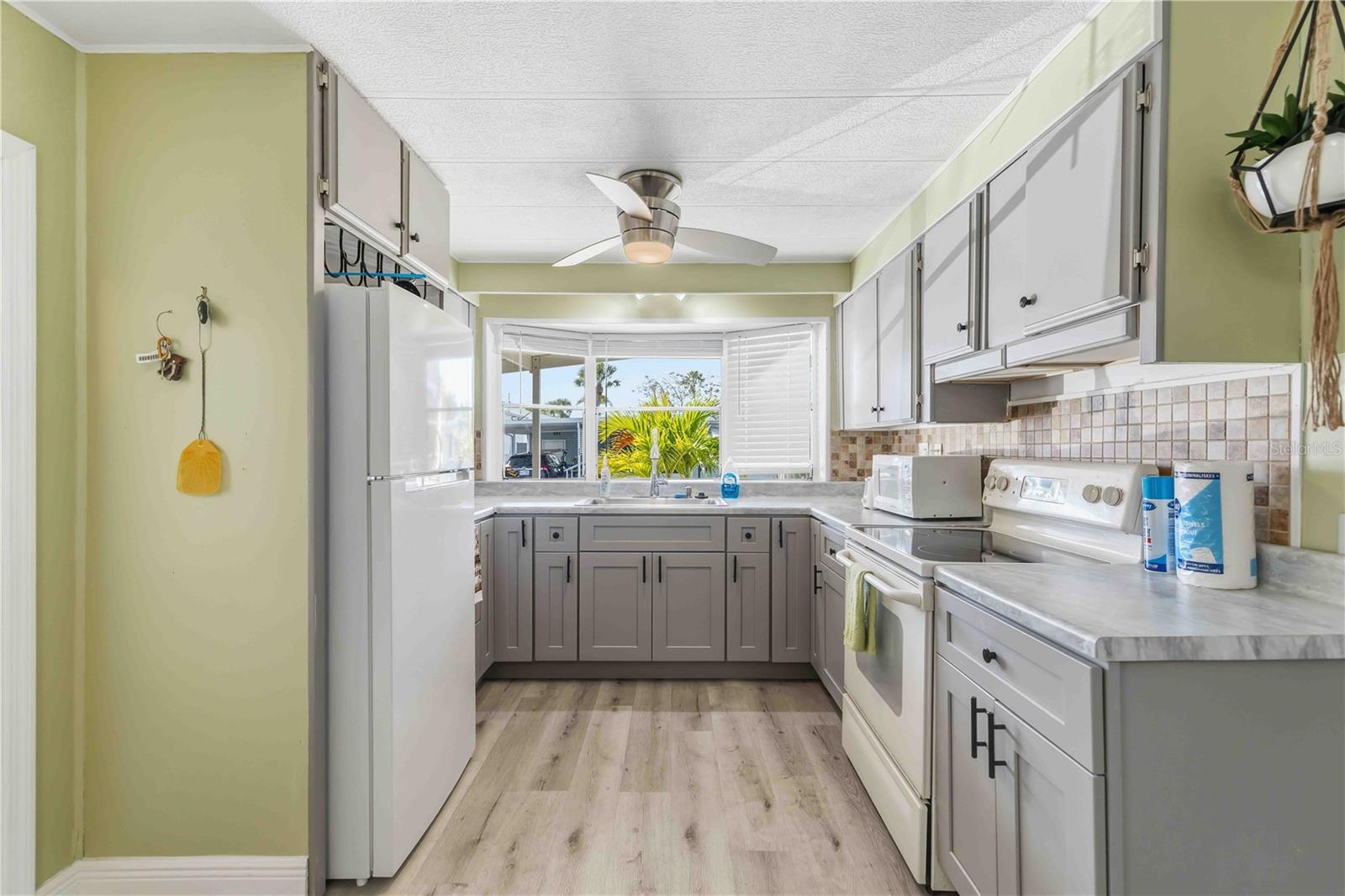 Image 5 of 27 For 10303 Burnt Store Road 54