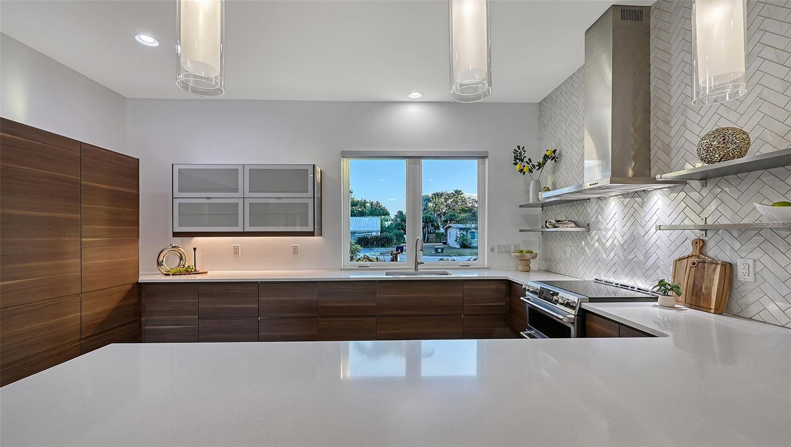 Image 35 of 100 For 2215 Datura Street