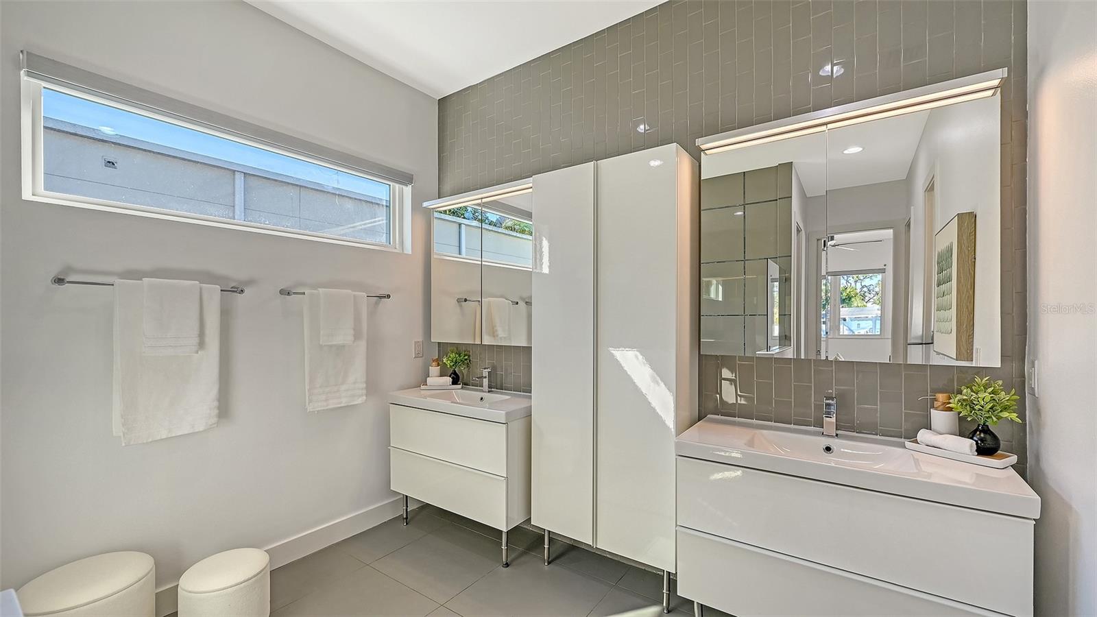 Image 37 of 100 For 2215 Datura Street