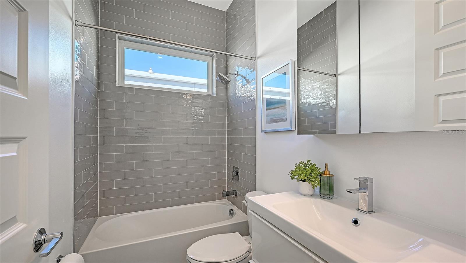 Image 52 of 100 For 2215 Datura Street