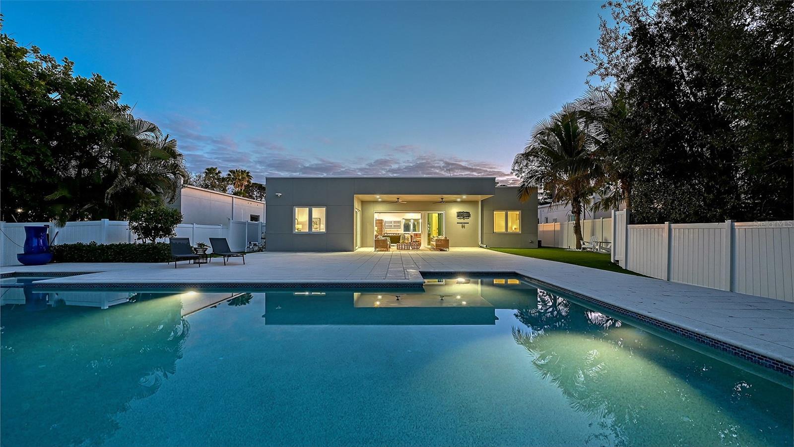 Image 75 of 100 For 2215 Datura Street