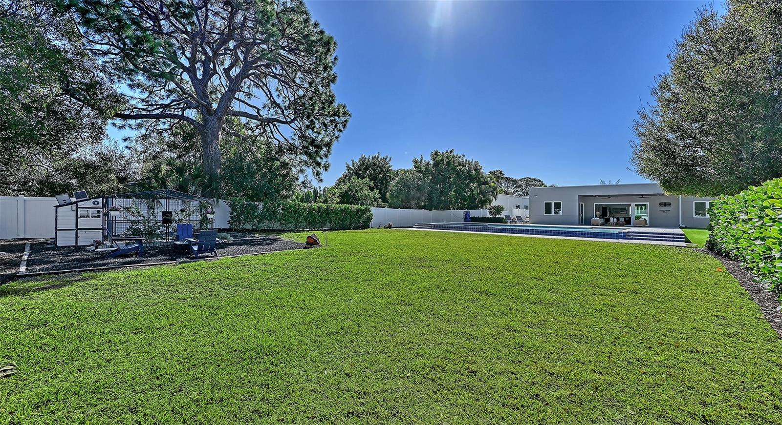 Image 91 of 100 For 2215 Datura Street