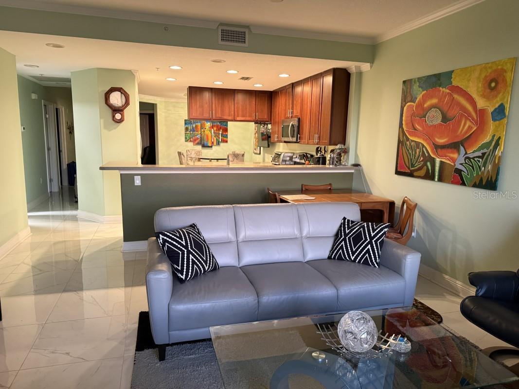 Image 5 of 12 For 7194 Key Haven Road 504