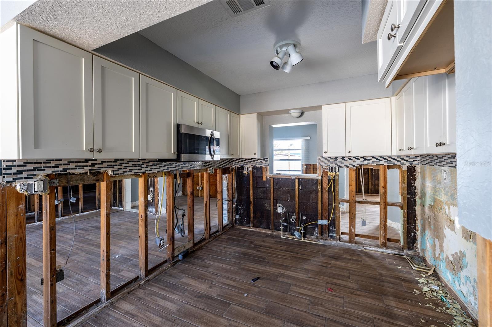 Image 17 of 43 For 340 84th Avenue