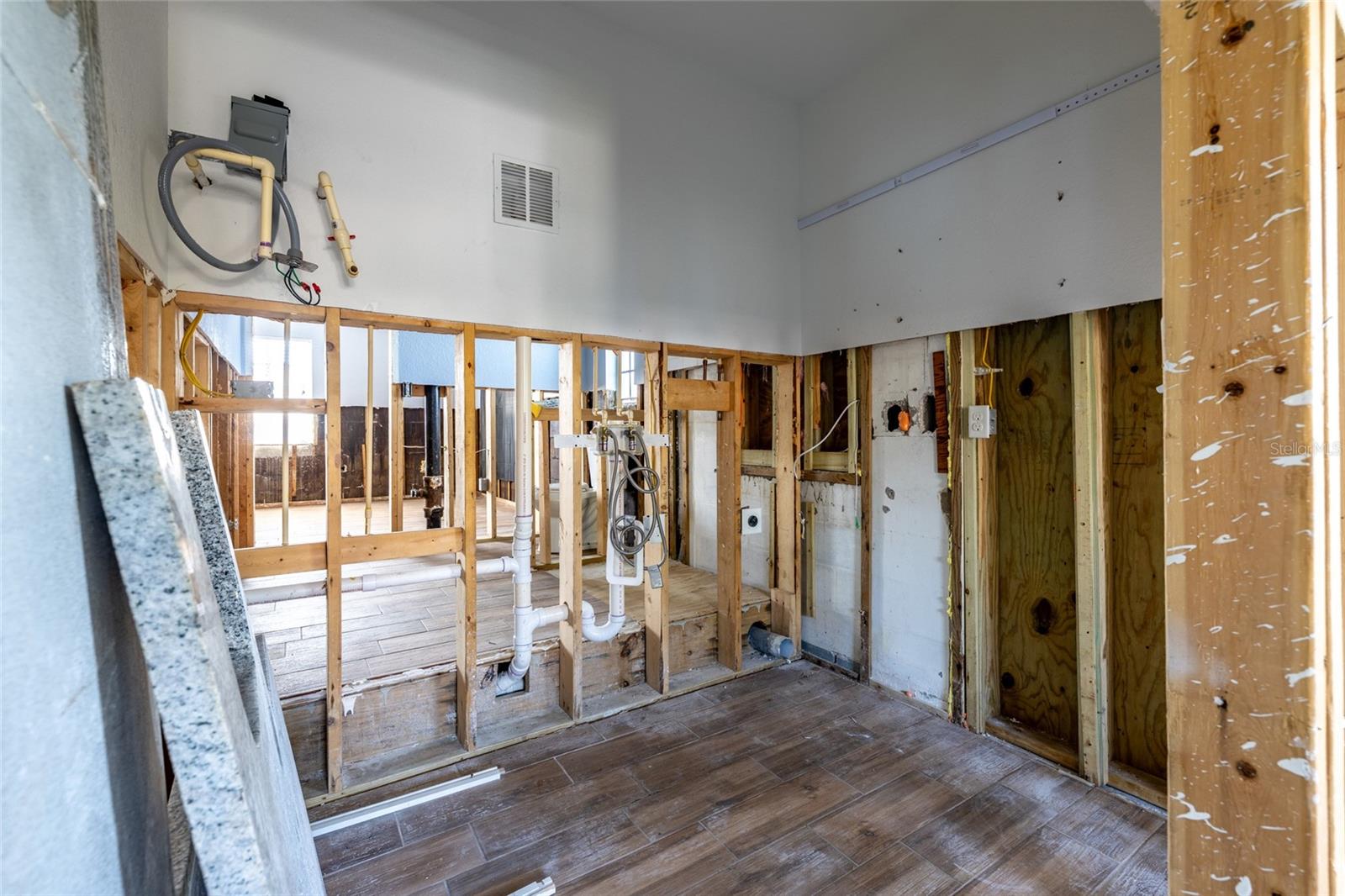 Image 22 of 43 For 340 84th Avenue