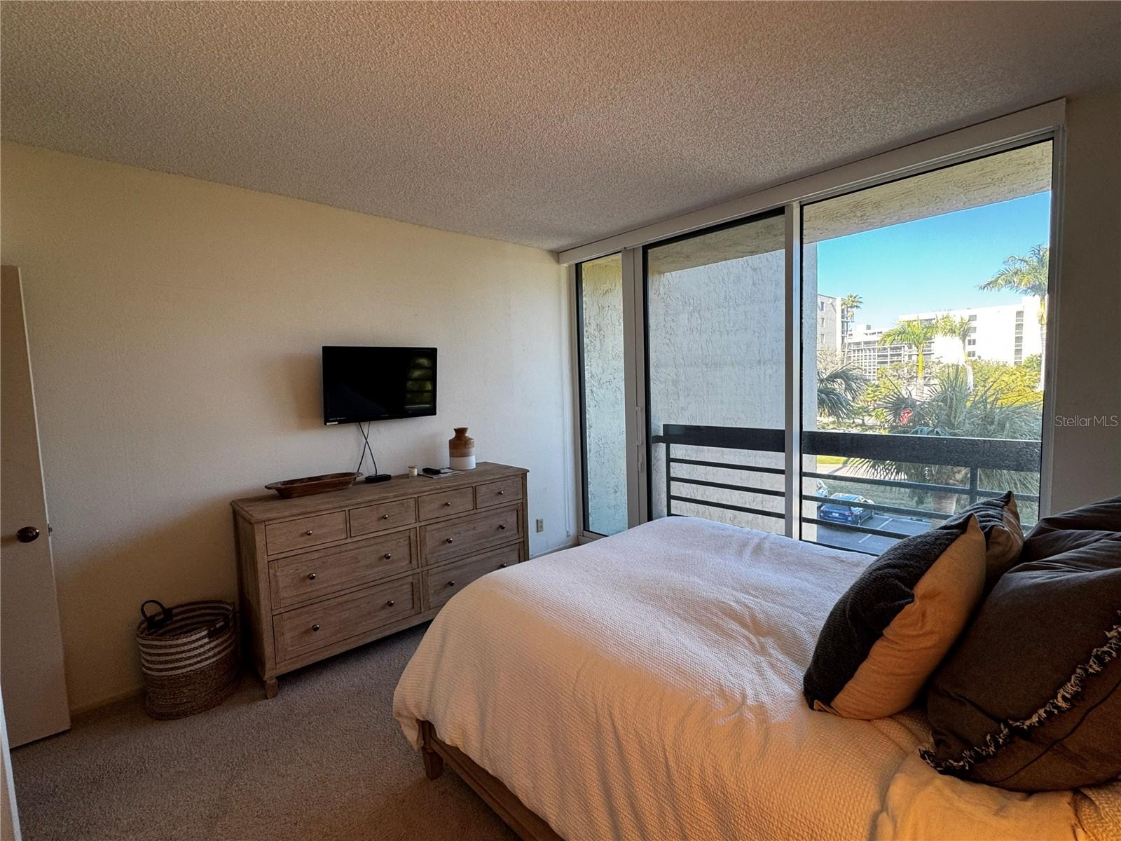 Image 19 of 60 For 1085 Gulf Of Mexico Drive 205