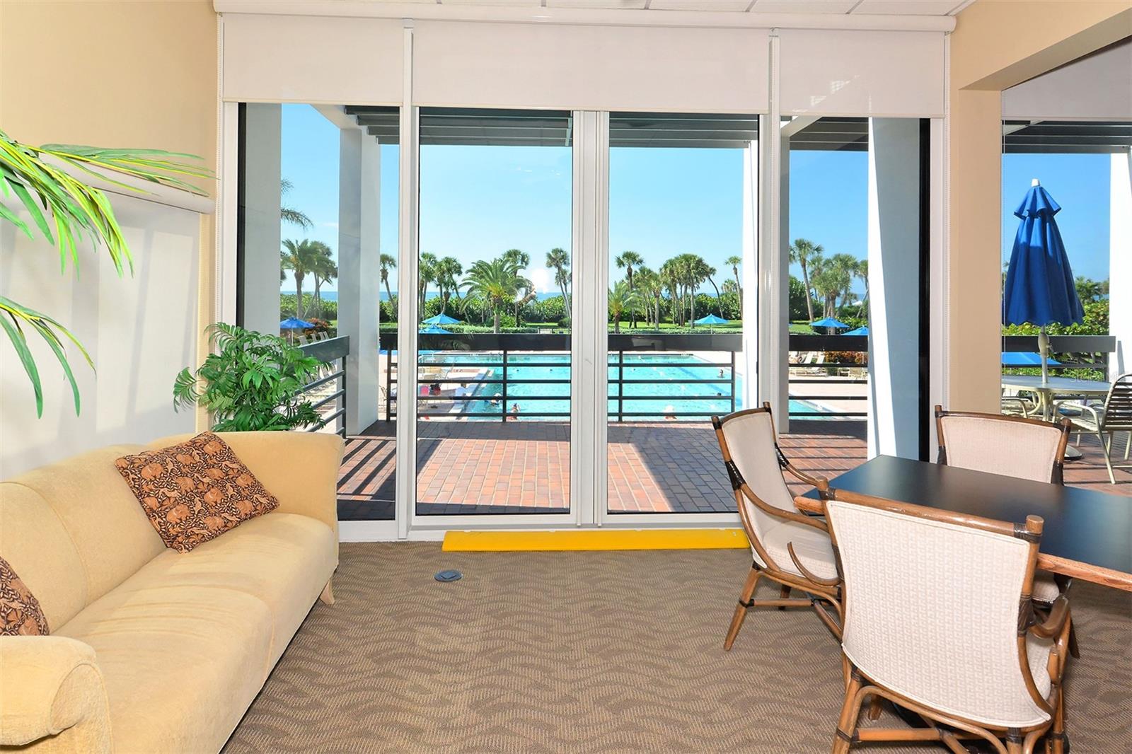 Image 39 of 60 For 1085 Gulf Of Mexico Drive 205