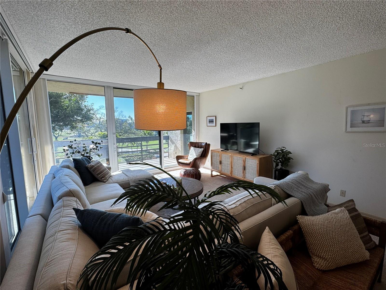 Image 9 of 60 For 1085 Gulf Of Mexico Drive 205