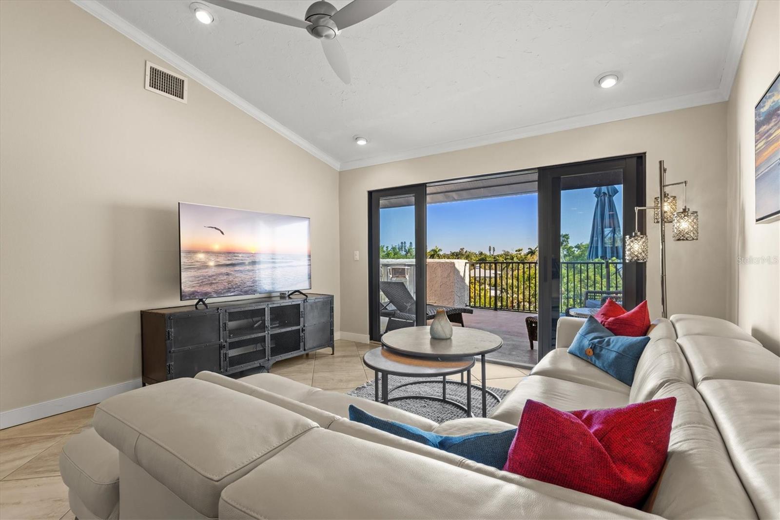 Image 10 of 58 For 1624 Stickney Point Road 24-407