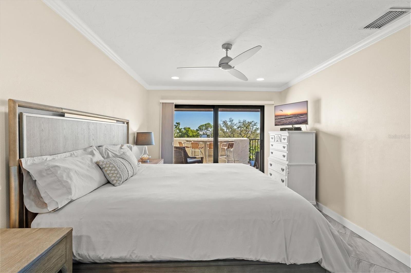 Image 16 of 58 For 1624 Stickney Point Road 24-407