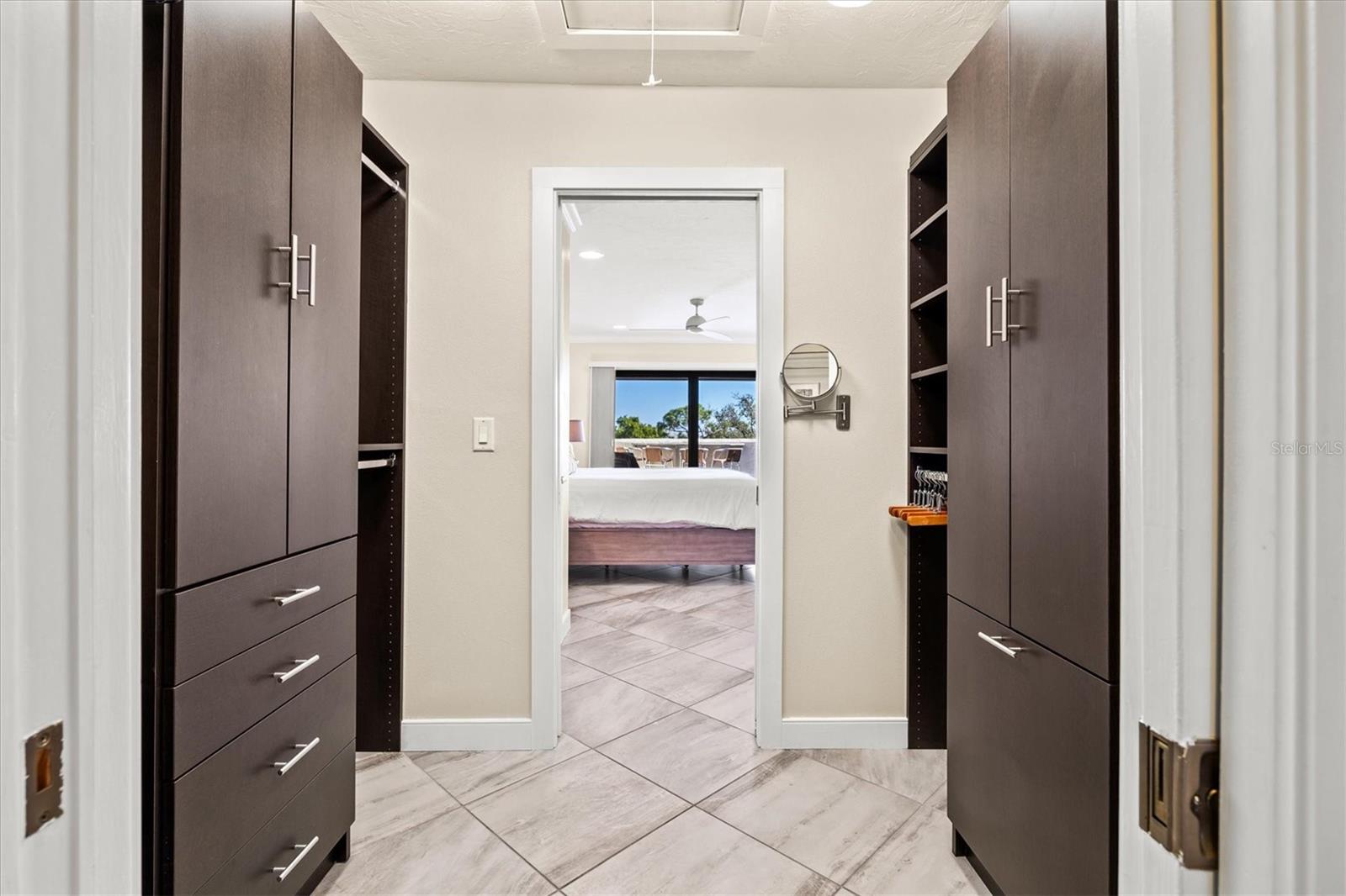 Image 20 of 58 For 1624 Stickney Point Road 24-407