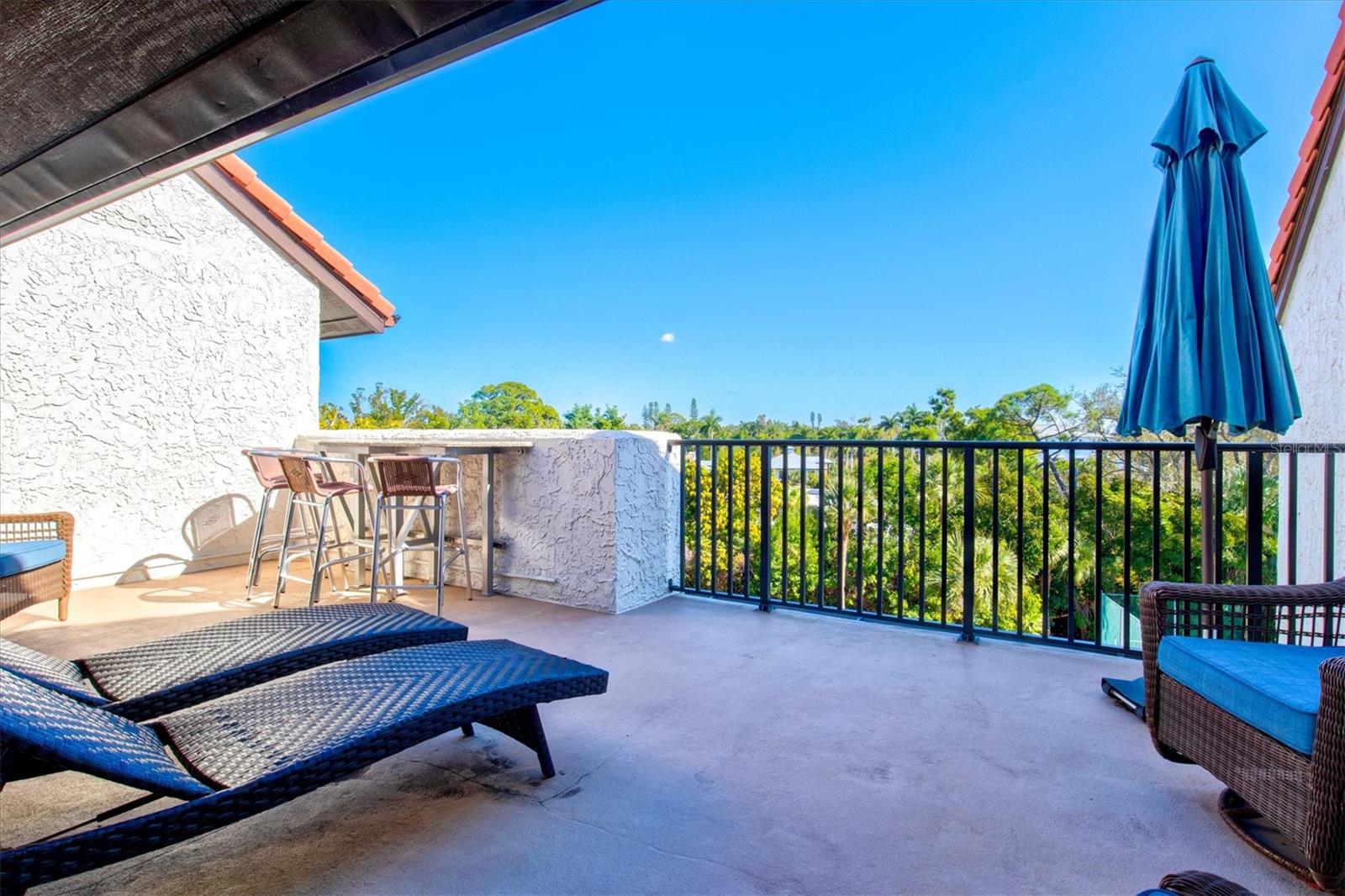 Image 22 of 58 For 1624 Stickney Point Road 24-407