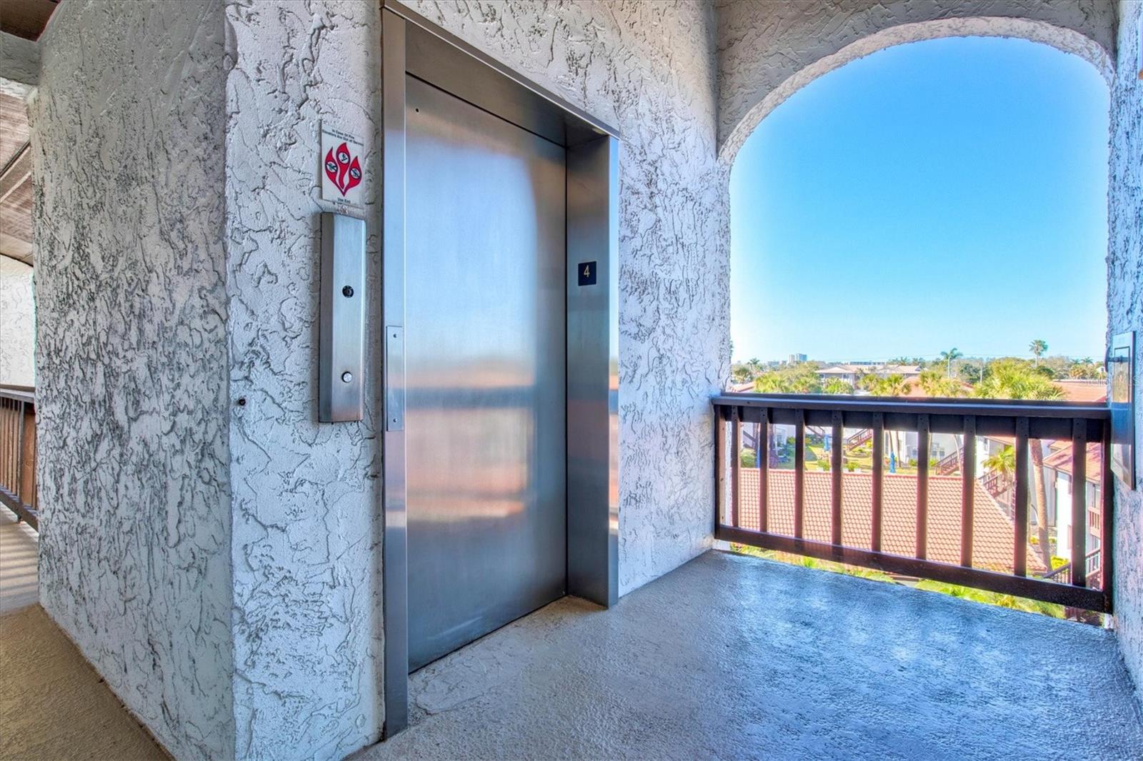 Image 31 of 58 For 1624 Stickney Point Road 24-407