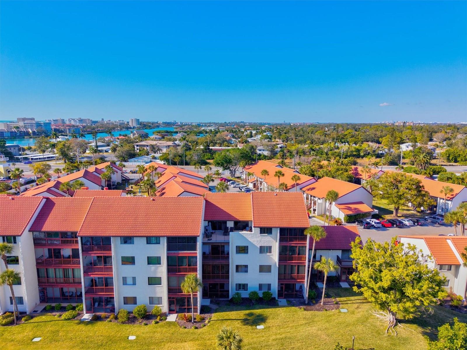 Image 35 of 58 For 1624 Stickney Point Road 24-407