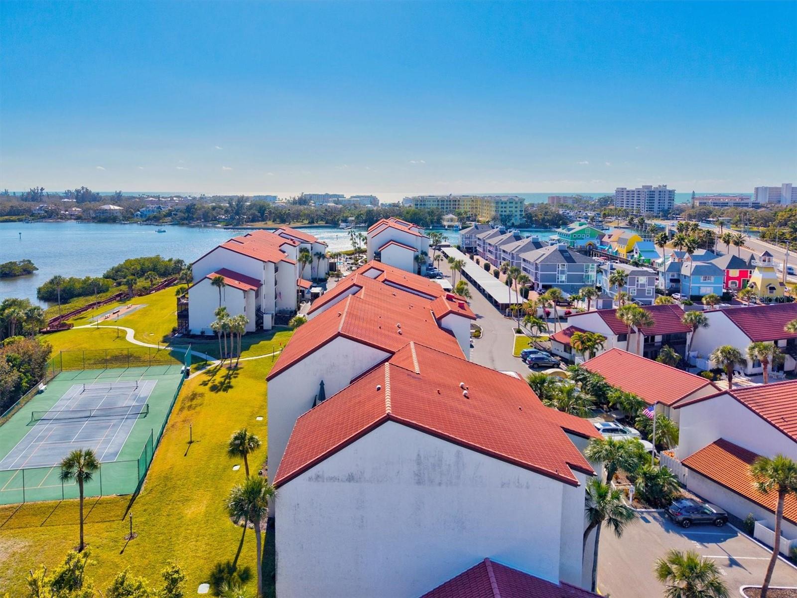 Image 36 of 58 For 1624 Stickney Point Road 24-407