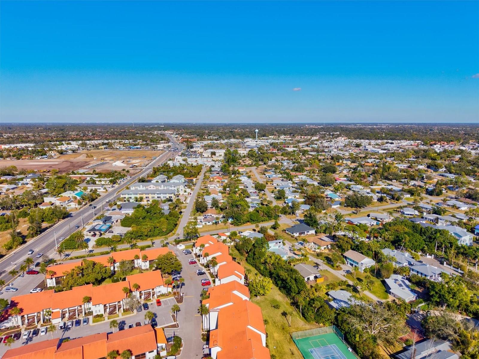 Image 39 of 58 For 1624 Stickney Point Road 24-407