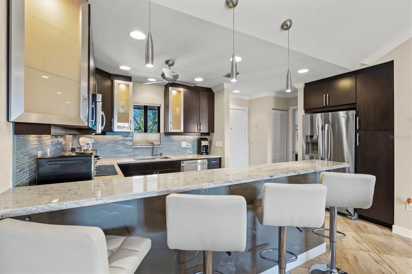 Image 4 of 58 For 1624 Stickney Point Road 24-407