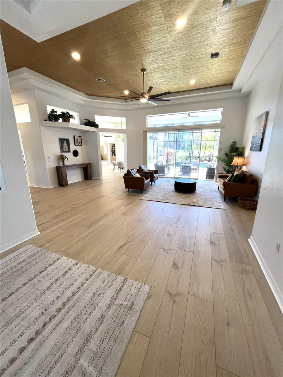 Image 18 of 38 For 442 Tremingham Way