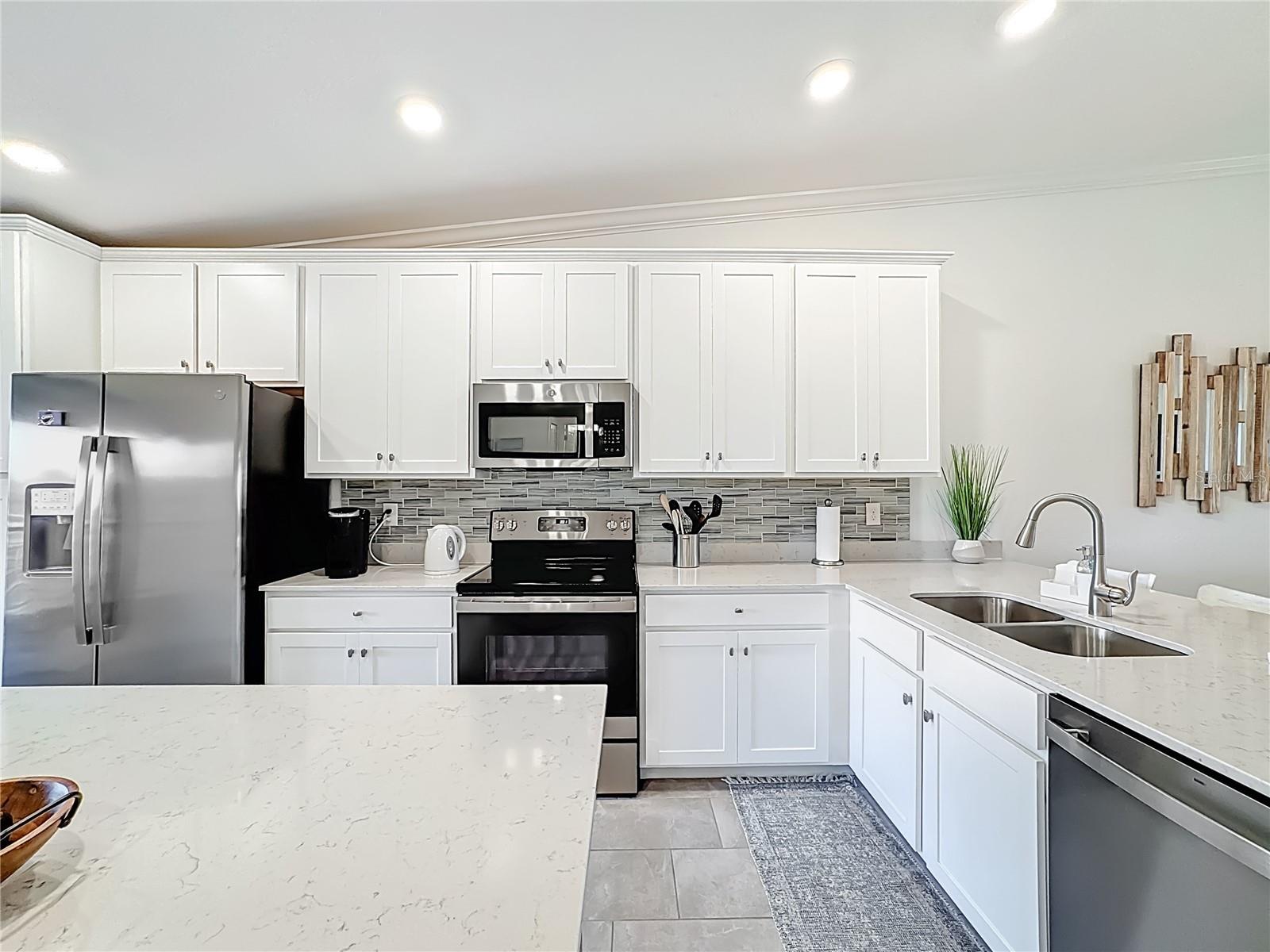 Image 11 of 70 For 5711 Palmer Circle 205