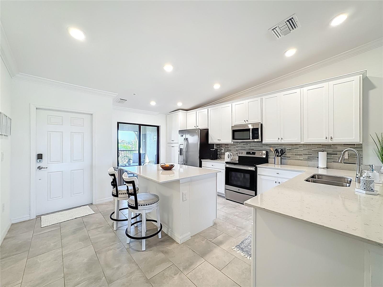 Image 13 of 70 For 5711 Palmer Circle 205