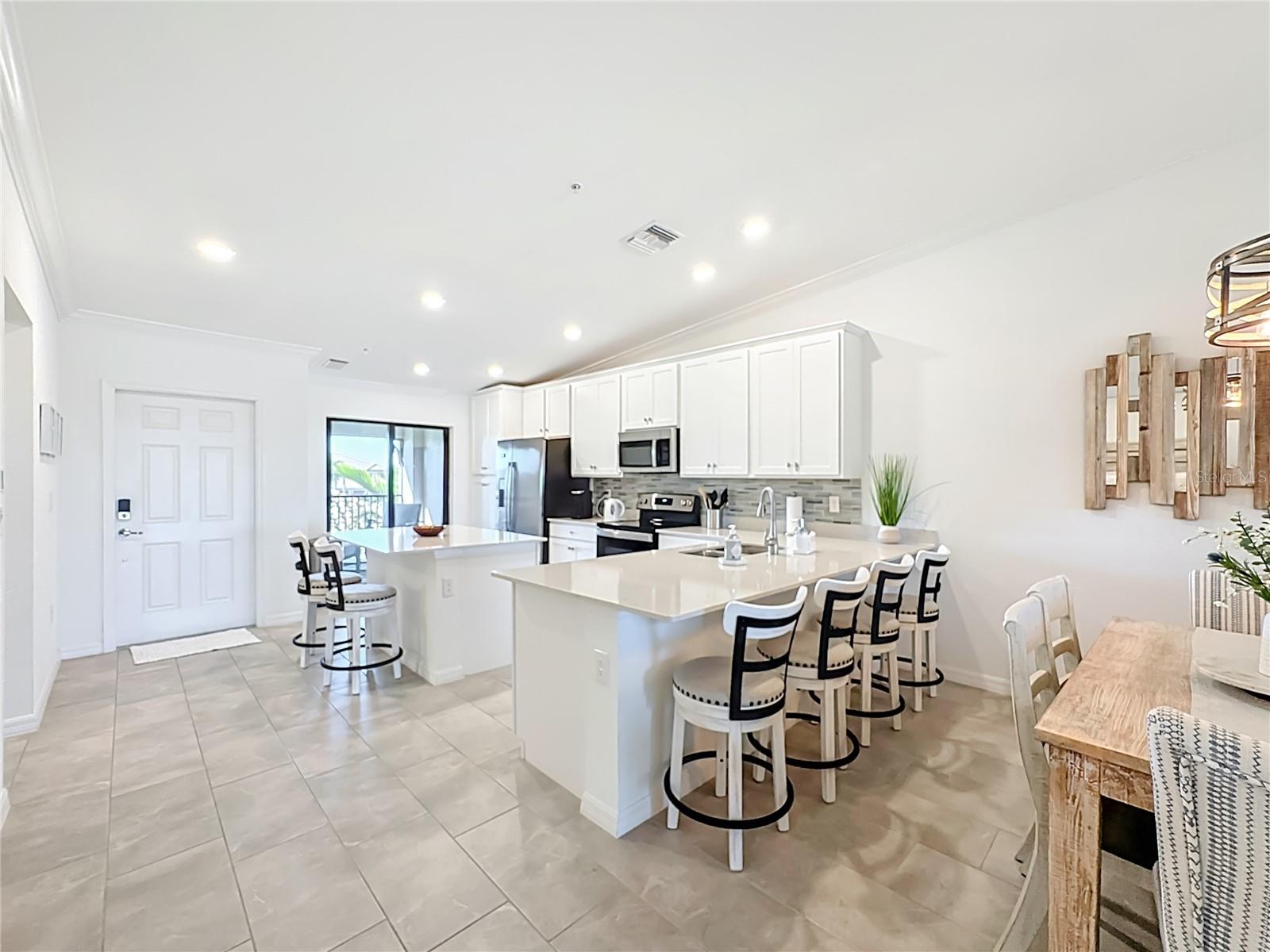 Image 16 of 70 For 5711 Palmer Circle 205