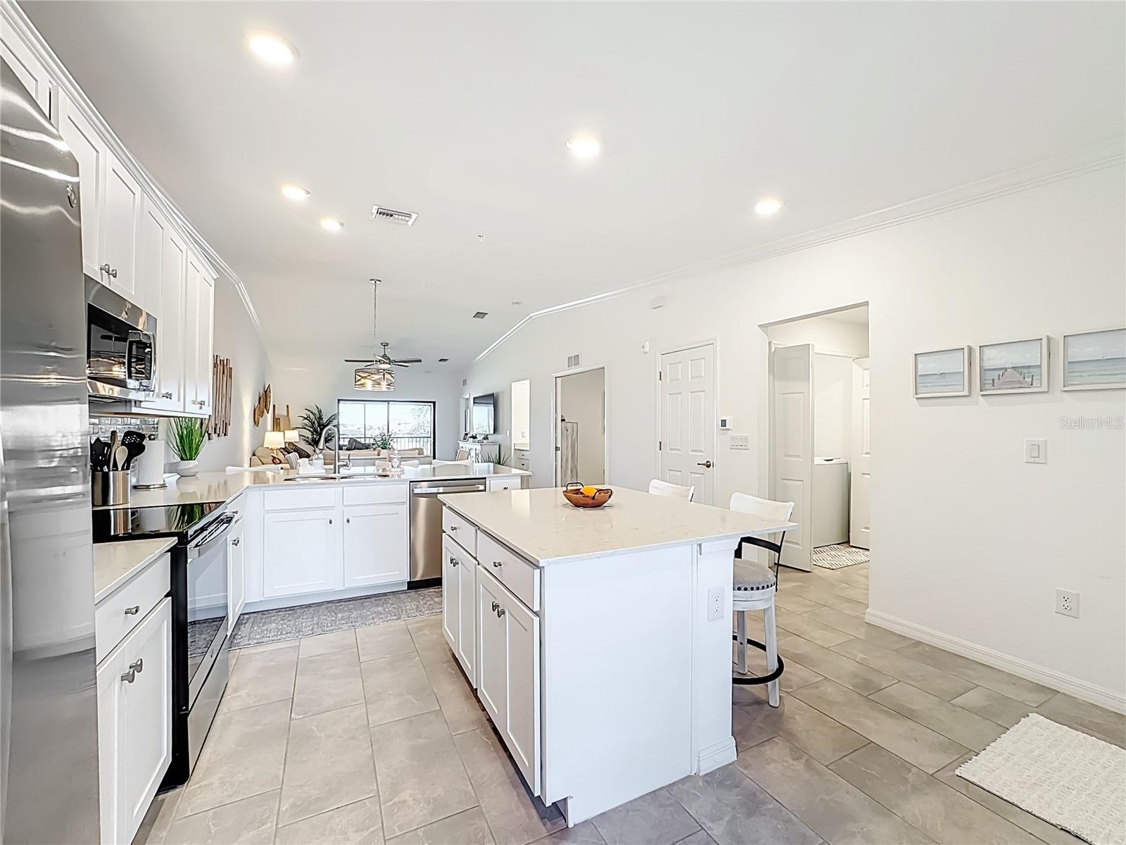 Image 6 of 70 For 5711 Palmer Circle 205