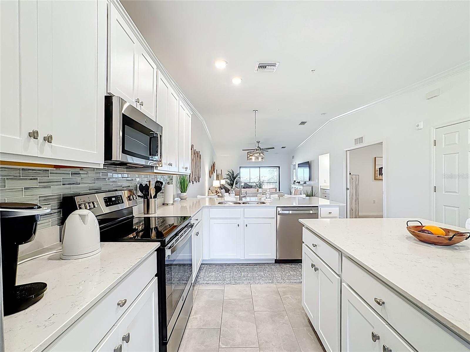 Image 7 of 70 For 5711 Palmer Circle 205