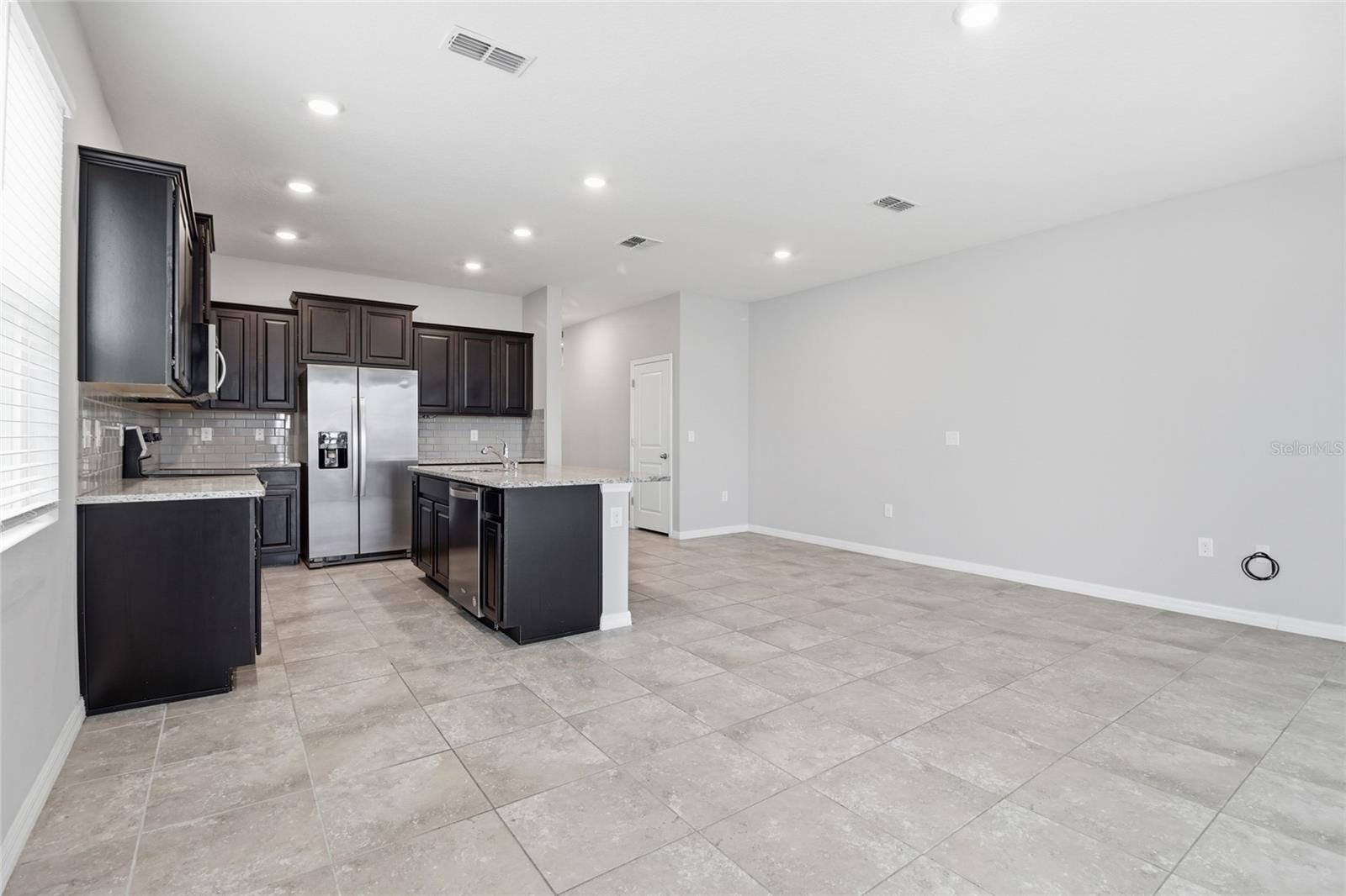 Image 11 of 47 For 4444 Aqua Mirage Street