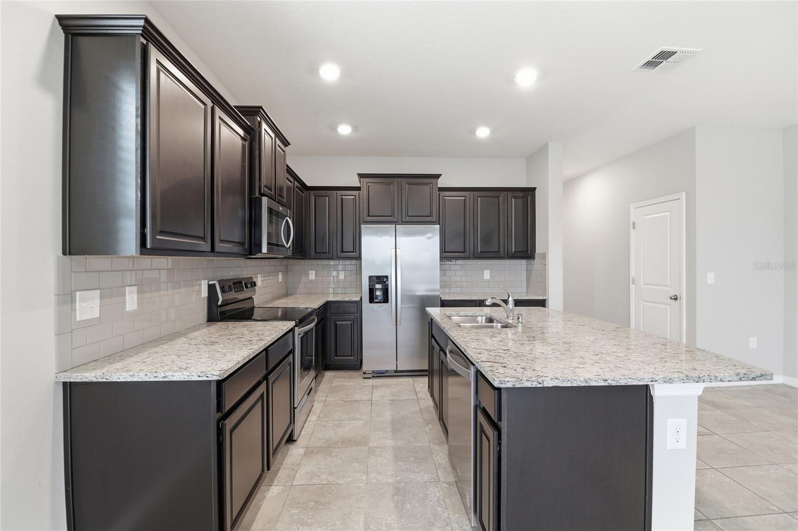 Image 13 of 47 For 4444 Aqua Mirage Street