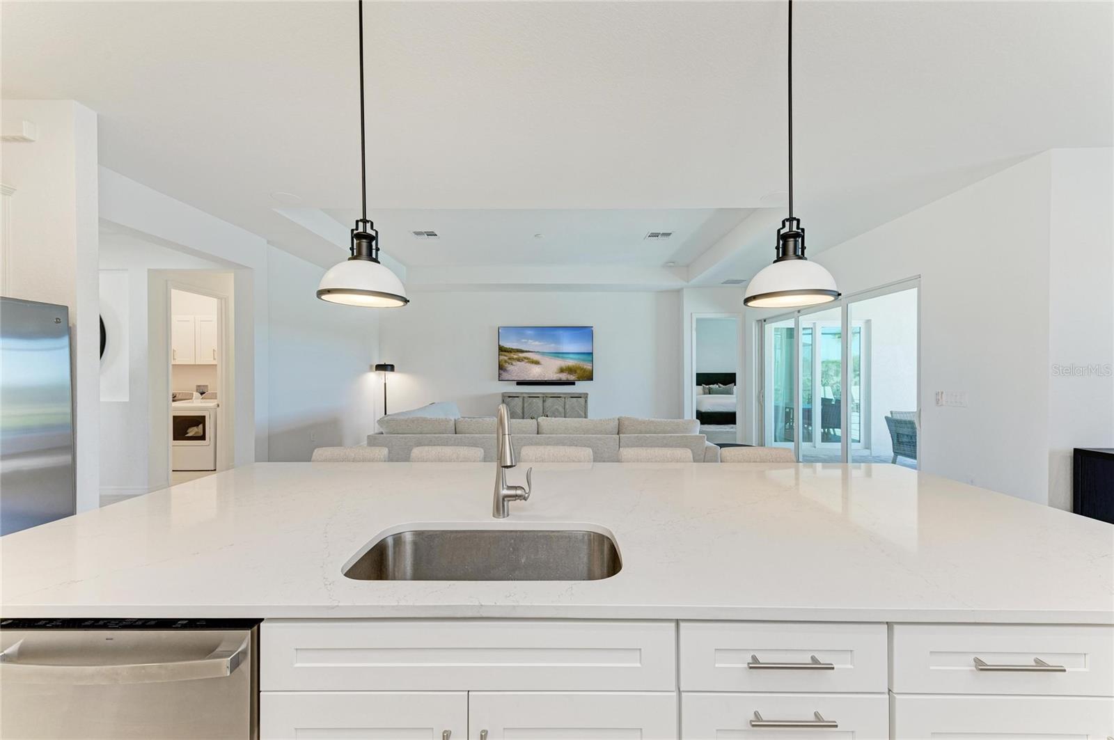 Image 16 of 66 For 5624 Lightning Whelk