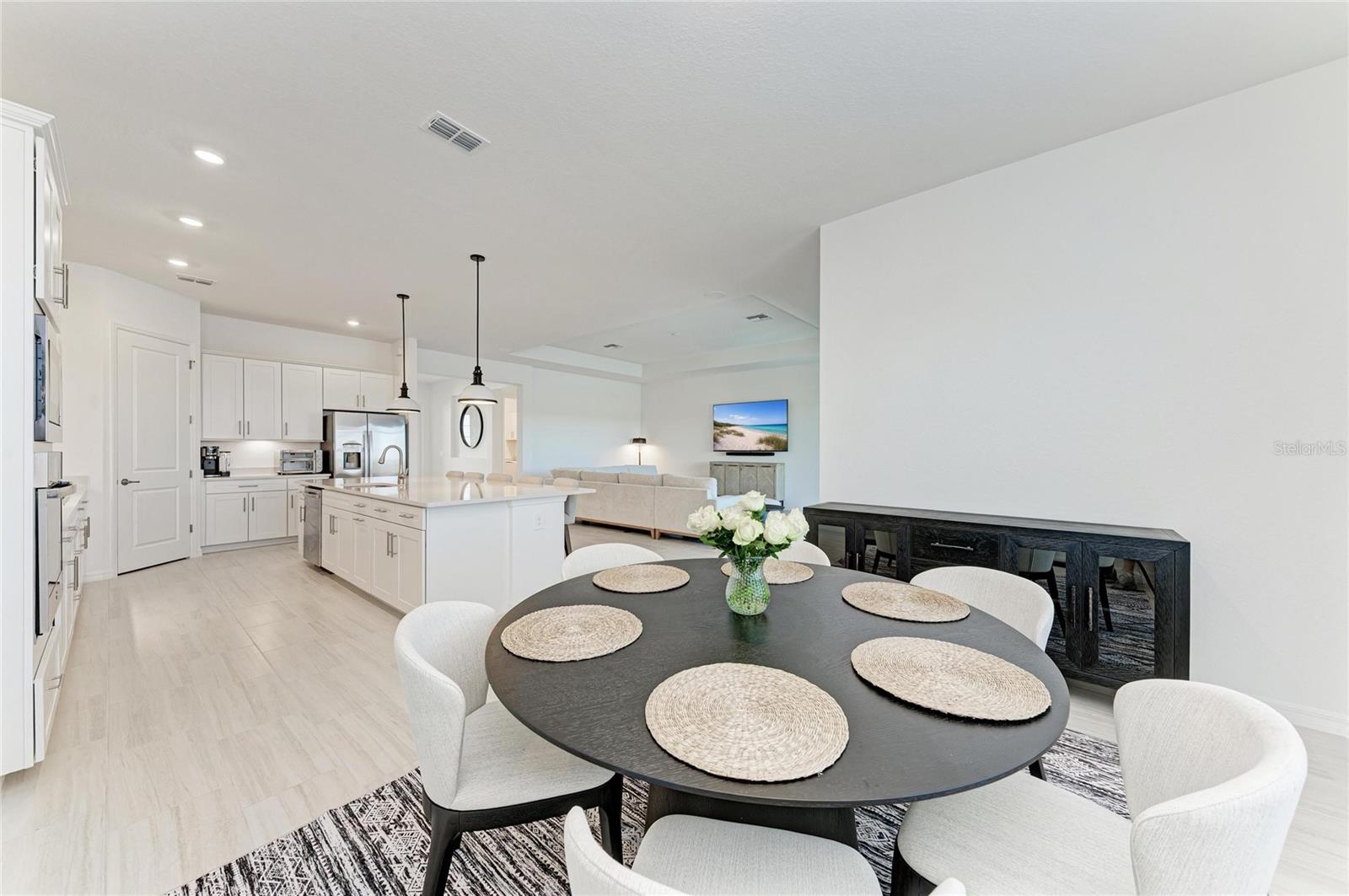 Image 20 of 66 For 5624 Lightning Whelk