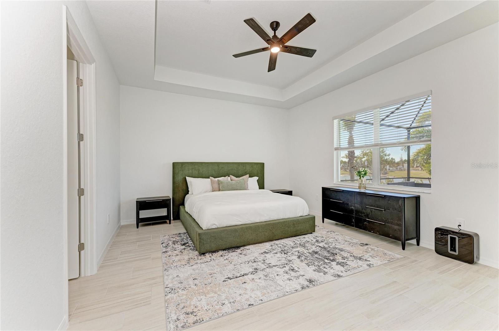 Image 21 of 66 For 5624 Lightning Whelk