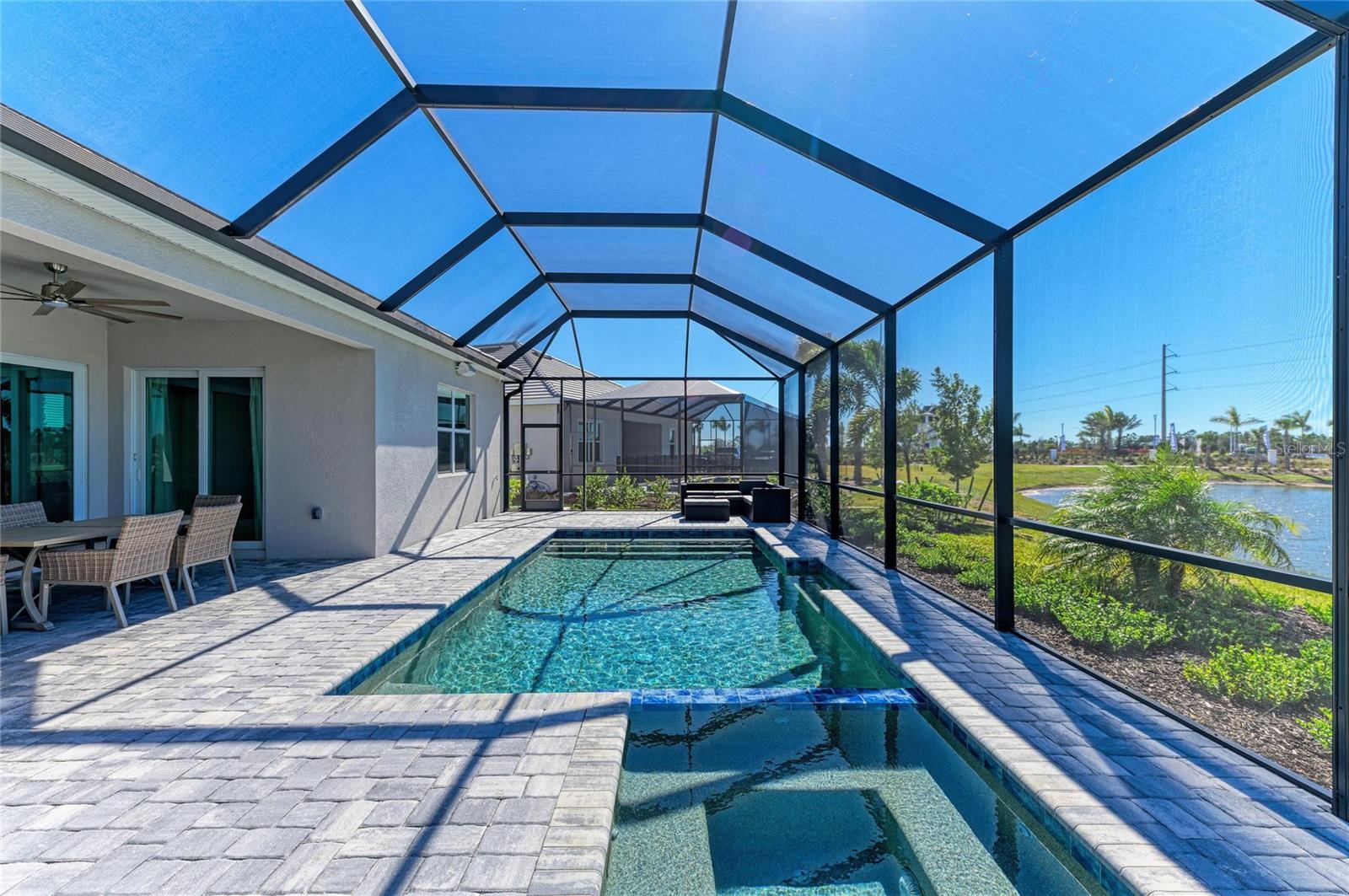 Image 44 of 66 For 5624 Lightning Whelk