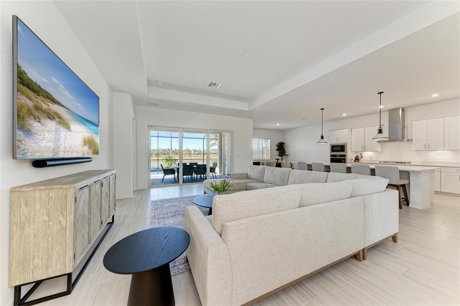 Image 8 of 66 For 5624 Lightning Whelk