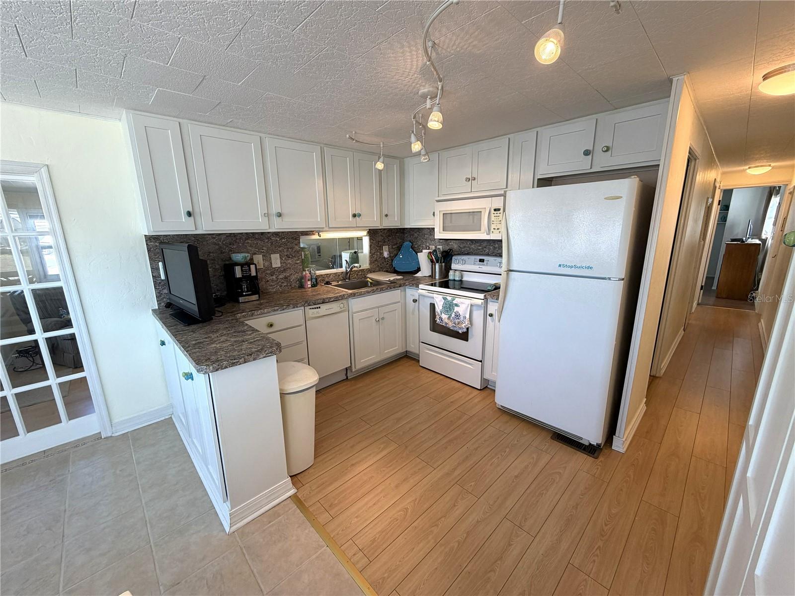 Image 18 of 79 For 1862 Palm Springs Street