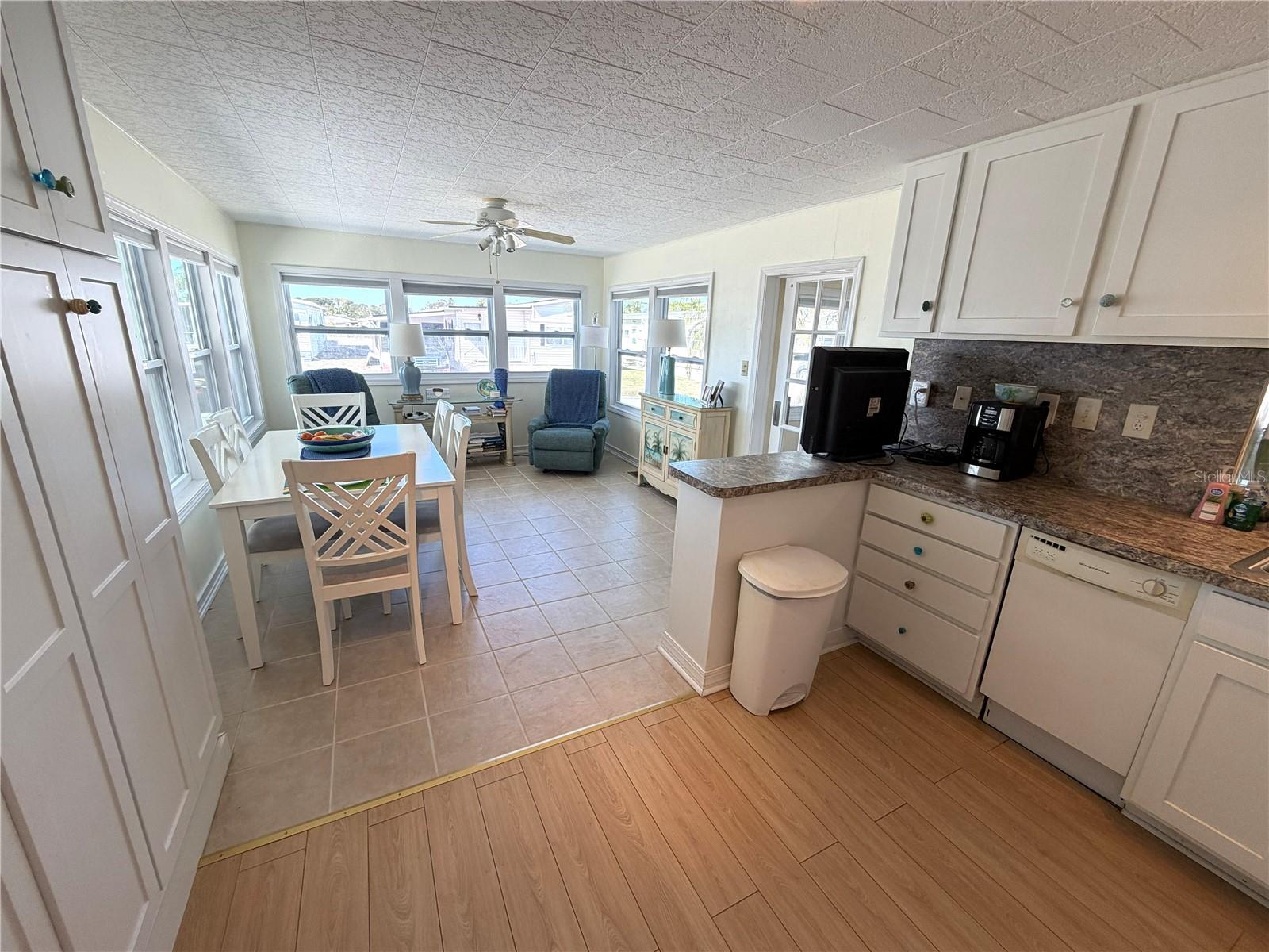 Image 19 of 79 For 1862 Palm Springs Street