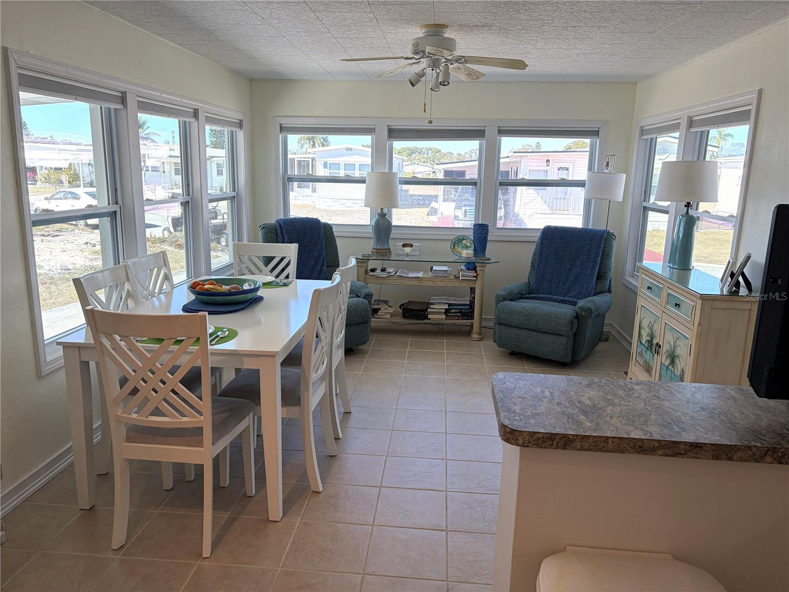 Image 21 of 79 For 1862 Palm Springs Street