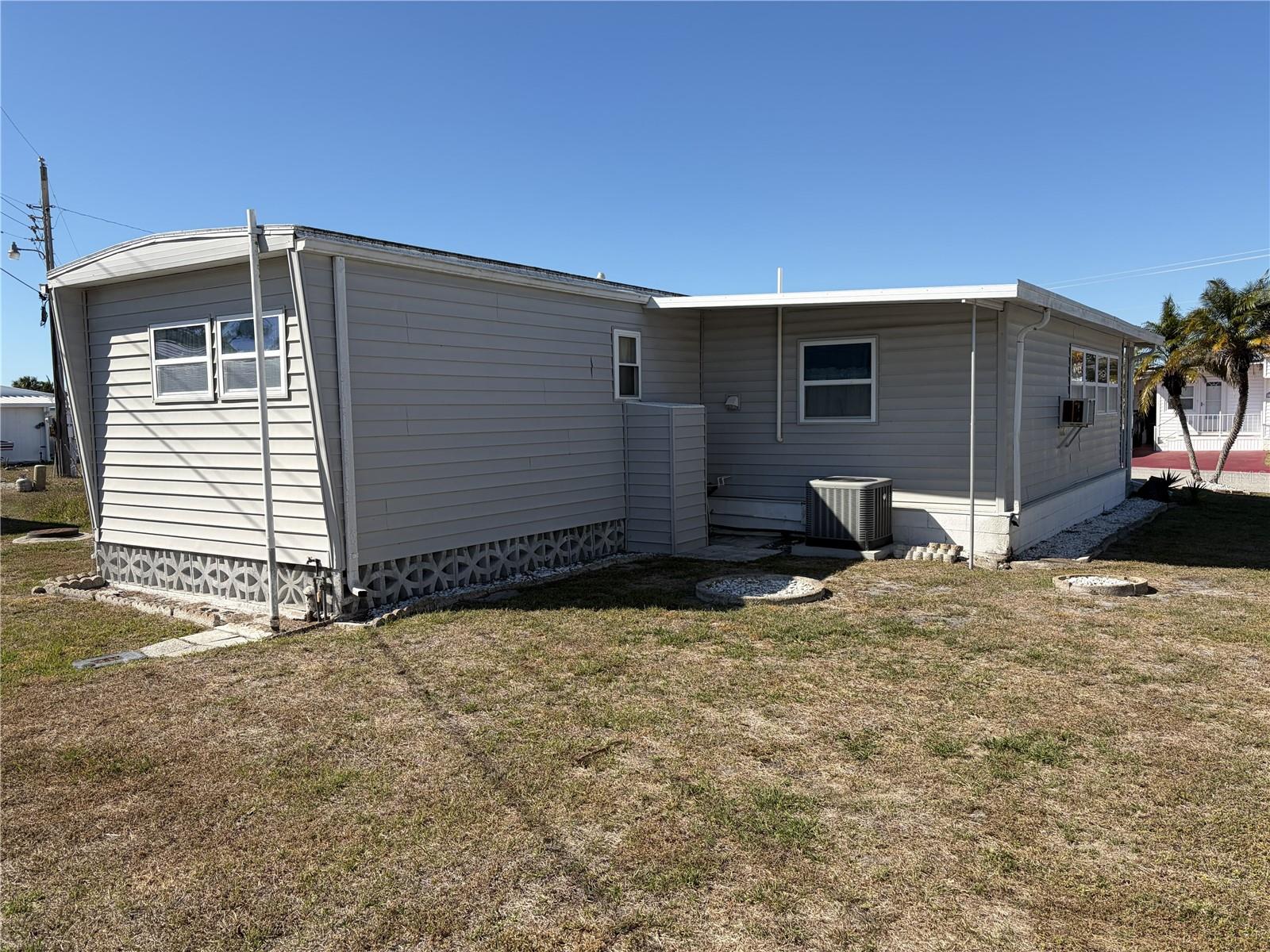 Image 4 of 79 For 1862 Palm Springs Street