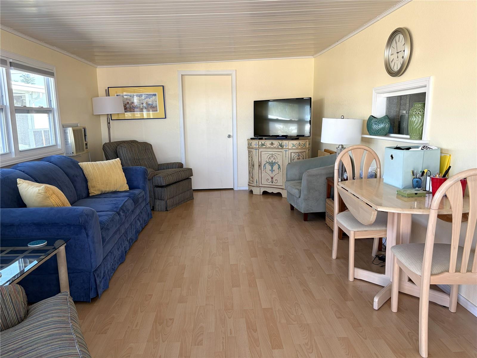 Image 9 of 79 For 1862 Palm Springs Street