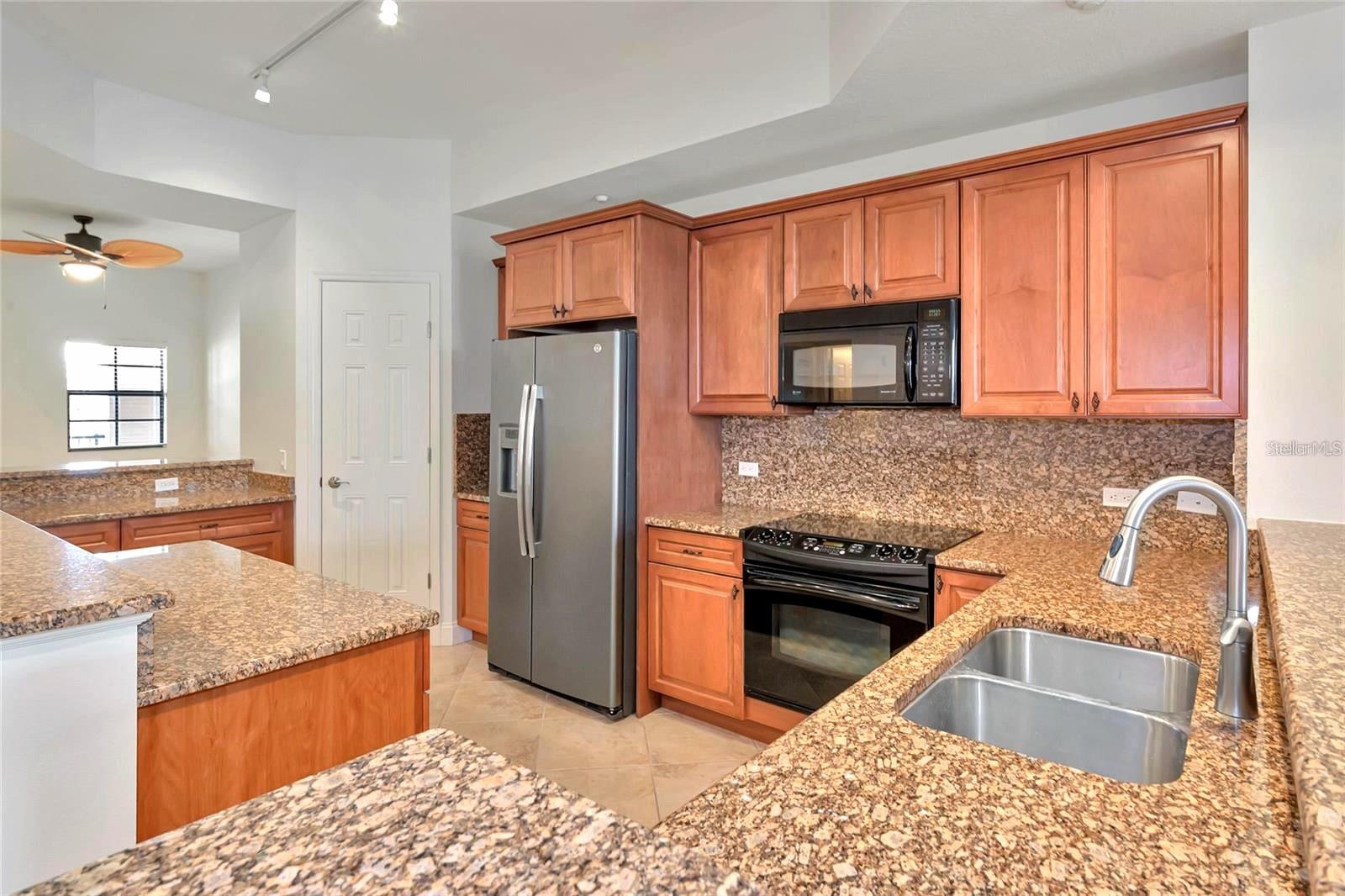 Image 12 of 45 For 7702 Lake Vista Court 206