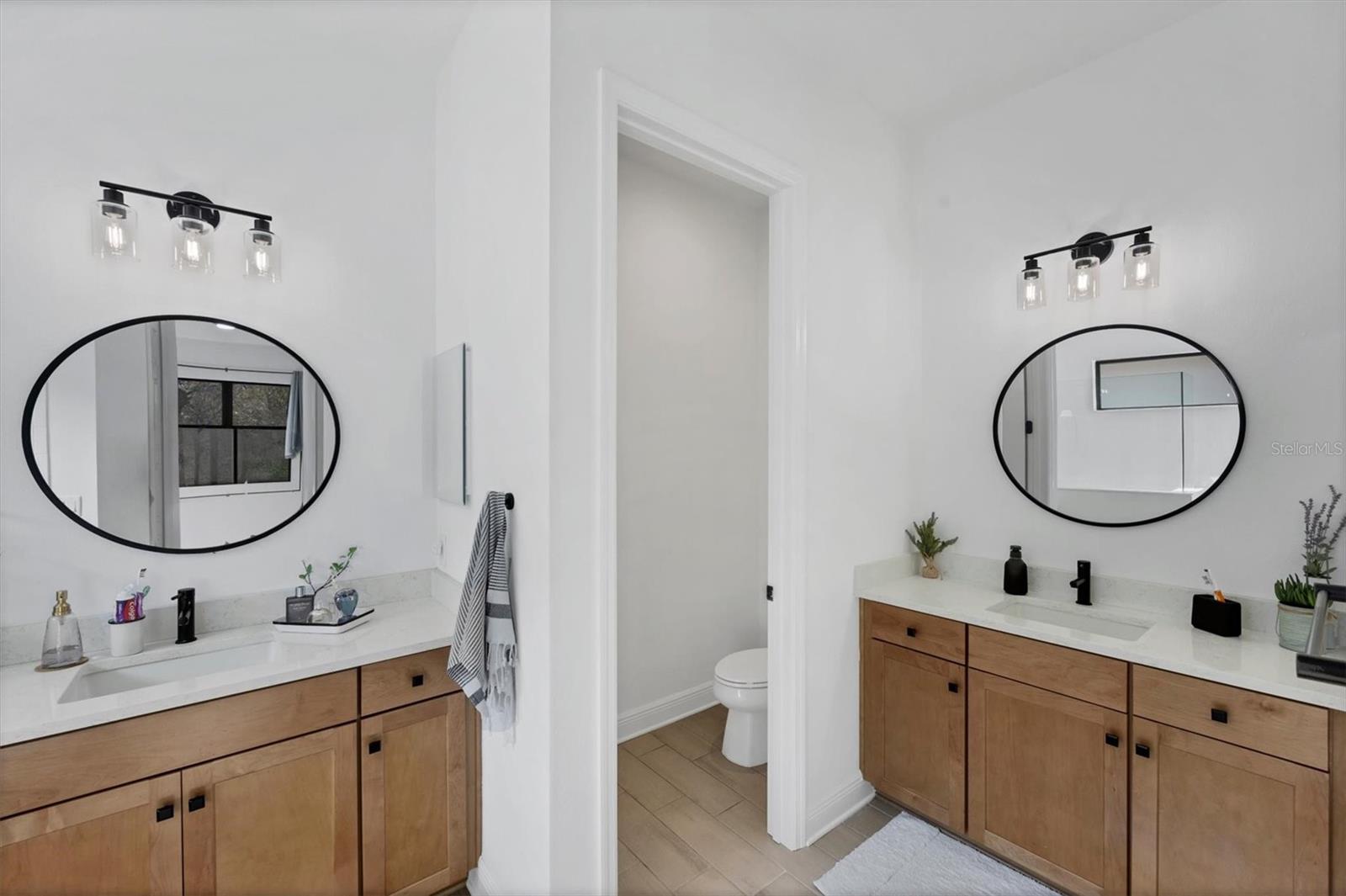 Image 33 of 79 For 13521 Deep Blue Place